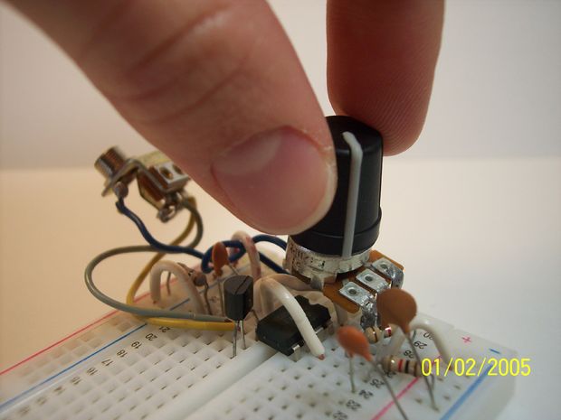 AM Radio Transmitter Using 555 Chip