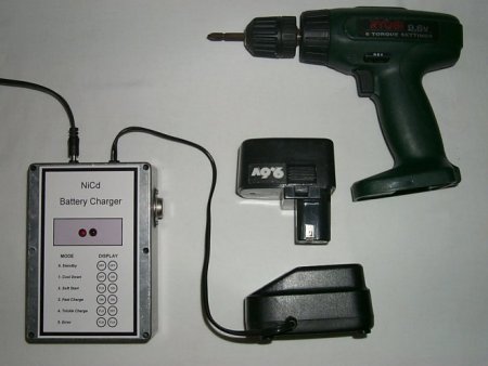NiCd/NiMH Battery Charger